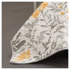 3pc Aprile Reversible Quilt Set - Lush Décor -Bedding Store GUEST 77307f48 0b5b 4d0c 8e25 7ab9138ac162