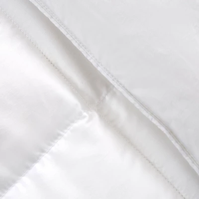 300 Thread Count Lightweight Down Fiber Comforter - Serta 3 300 Thread Count Lightweight Down Fiber Comforter - Serta - Image 3