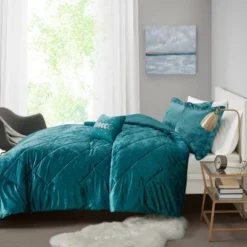 Intelligent Design Alyssa Velvet Duvet Cover Set -Bedding Store GUEST c7ade716 c3c3 4b05 b6af 9562b5e31428